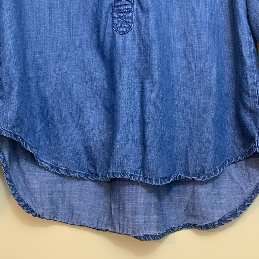 Cloth & Stone | 100% Tencel Blue Denim Hi Lo Rounded Hem 3 Button Top Shirt S - Picture 13 of 17